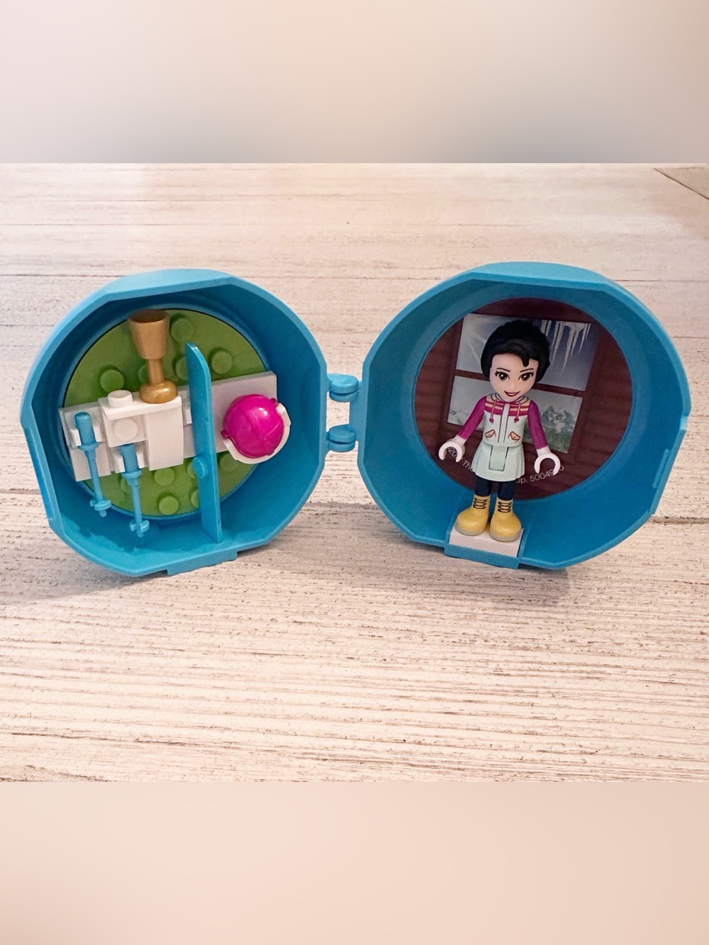 LEGO Friends Emma’s Ski Pod 5004920